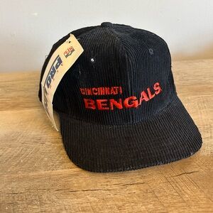 Vintage 90’s NFL Cincinnati Bengals Black Corduroy Snapback Hat by AJD DS NWT